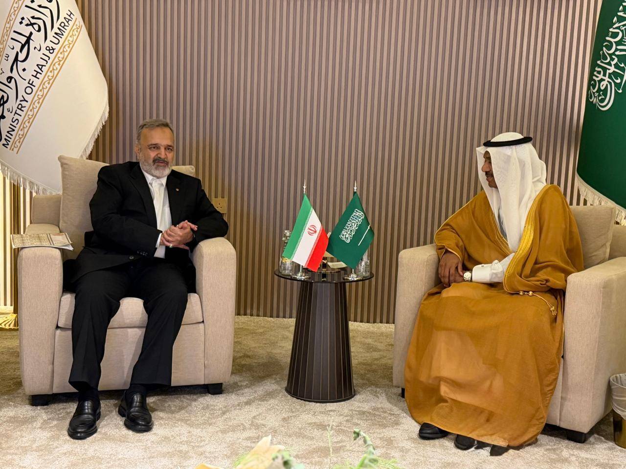 ❇️در دیدار با قائم‌مقام وزارت حج و عمره عربستان مطرح شد؛ ✅تأکید رئیس سازمان حج و زیارت بر گسترش هماهنگی‌های اجرایی میان ایران و عربستان در حوزه حج